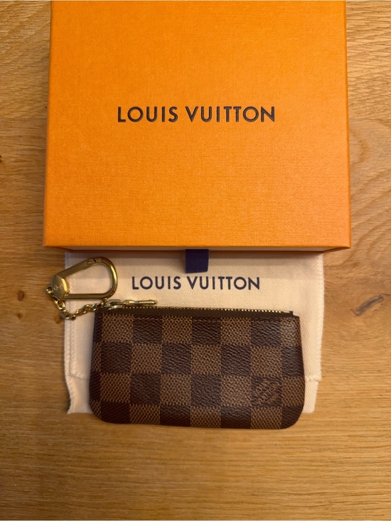 Louis Vuitton Accessories - Louis Vuitton key pouch